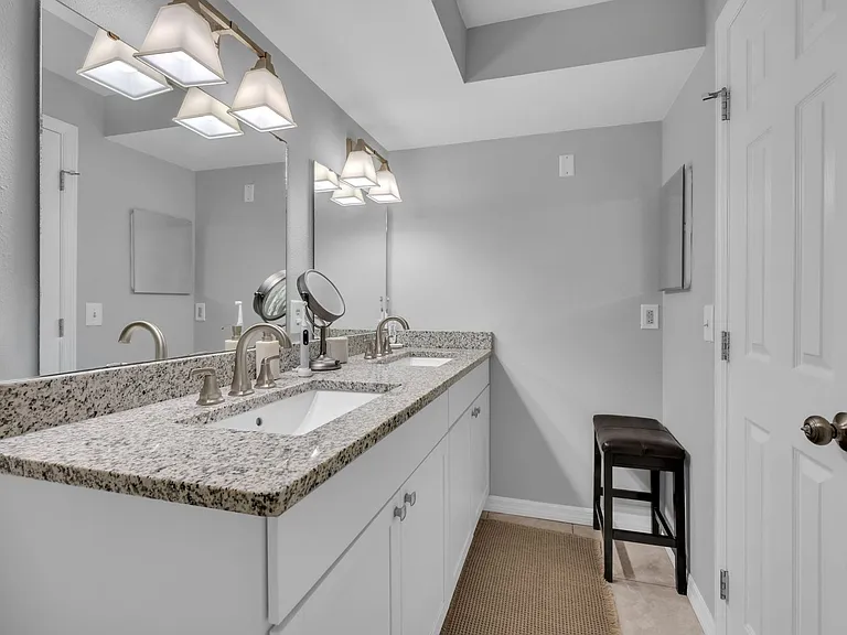 411 S Willow Ave — Photo 46