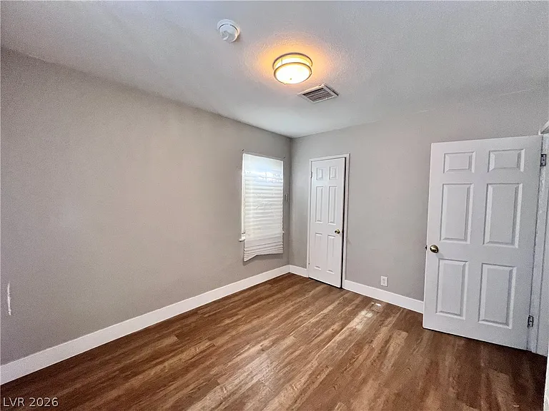 2410 Poplar Ave — Photo 11