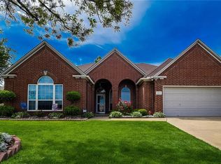 1812 Conquest Dr, Arlington, TX 76006