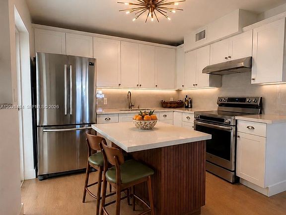 5th image of 1400 Lincoln Rd APT 301