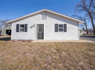 13964 1st St, Pekin, IL 61554