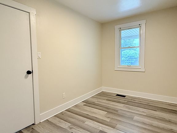 5th image of 1227 Henry Ford Centre Dr