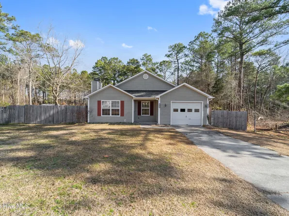 208 Blueberry Court, Hubert, NC 28539