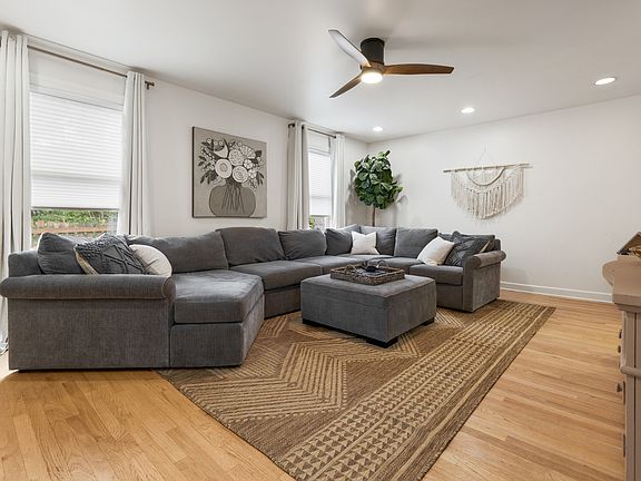 4th image of 35W532 Hillcrest Ave