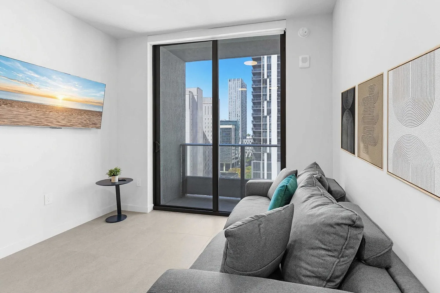 1 bed, 1.0 bath, 559 sqft, $3,597 — Photo 1