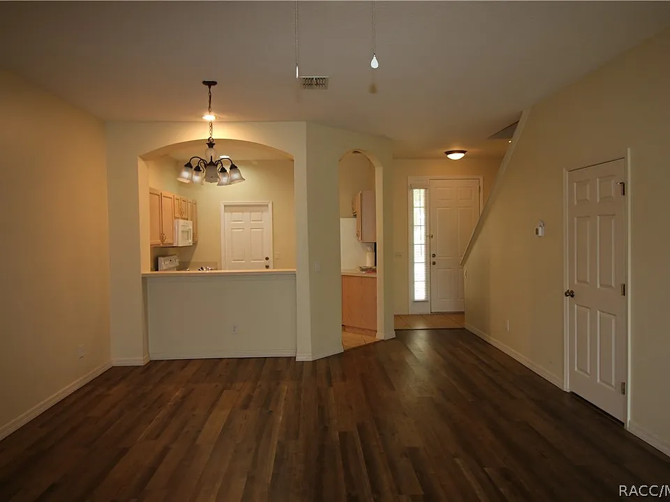 1600 W Spring Meadow Loop #1600