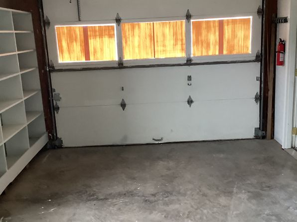 1030 10th St, Nitro, WV 25143