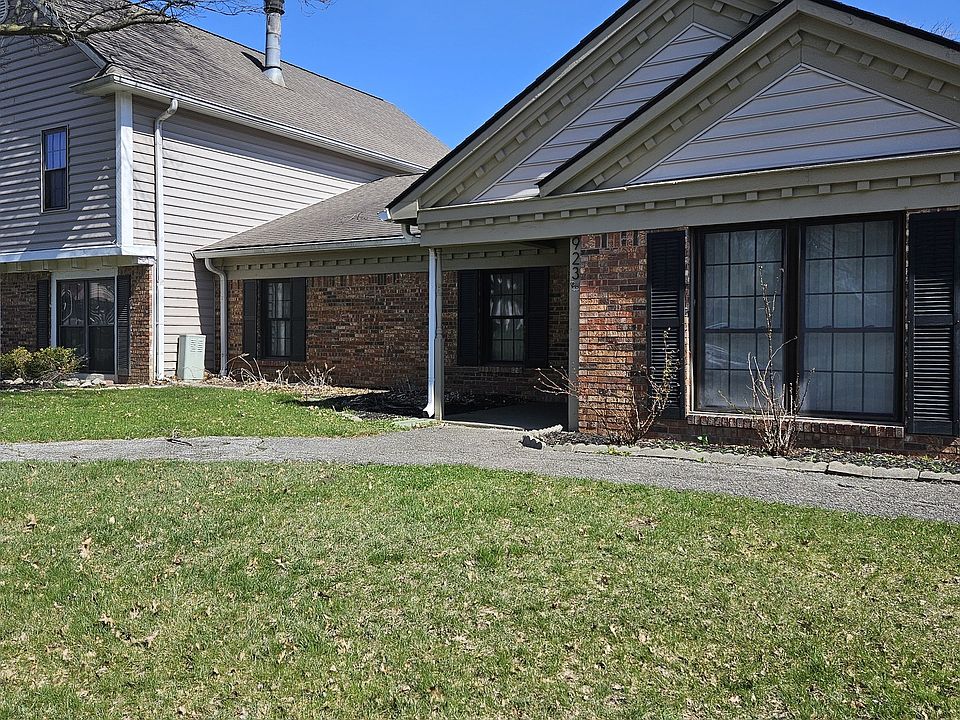 2nd image of 923 Ardsley Dr