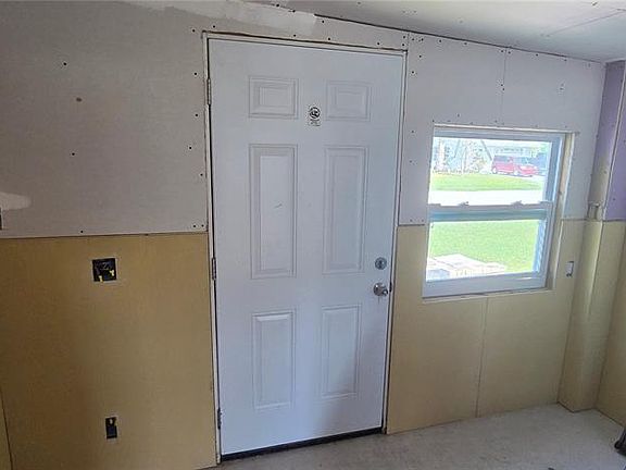 4th image of 13320 Carol Dr