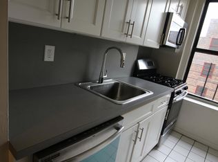 222 E 202nd St APT 2C, Bronx, NY 10458