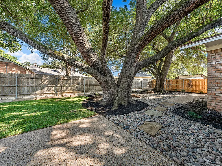 29011 Woodland Dr — Photo 70