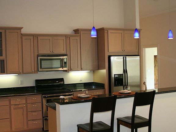 Kitchen / eating bar