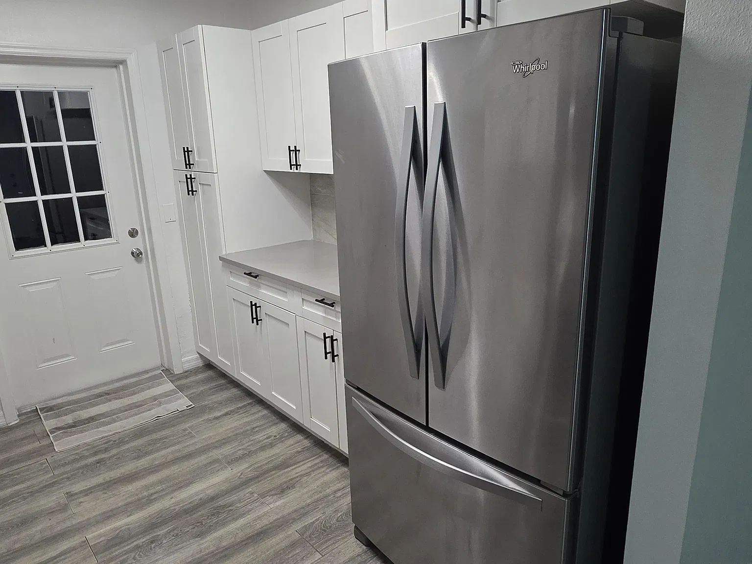 3 bed, 1000 sqft, $2,200 — Photo 4