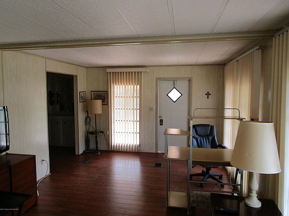 3rd image of 14291 Adair St