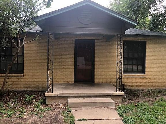 2nd image of 2209 Elizabeth Dr