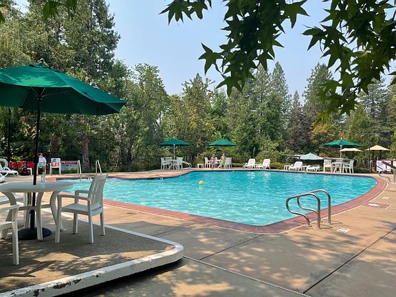 4th image of 386 Buckthorn Dr #28