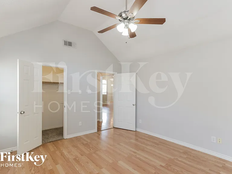 1027 Sea Shell Dr — Photo 9