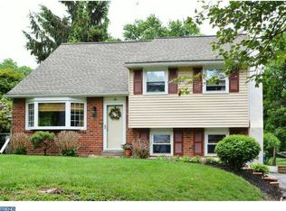 2 Woodview Rd, Malvern, PA 19355