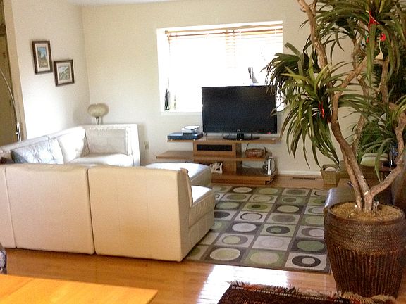 5th image of 2406 Capistrano St