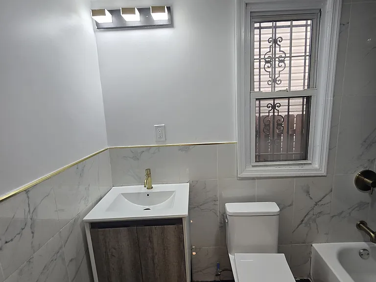 108 S 6th St #G1 — Photo 2