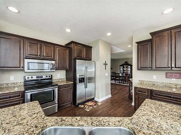 3rd image of 7023 N Ironwood Dr