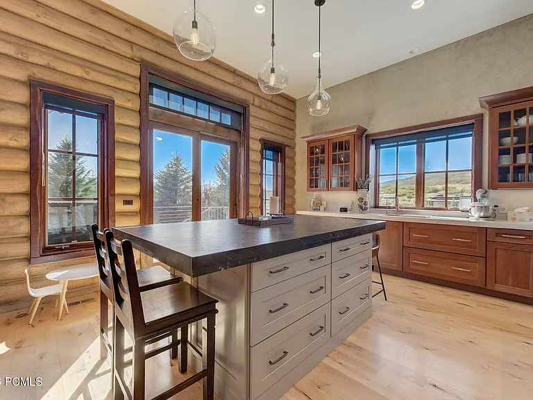 715 Aspen Ln — Photo 24