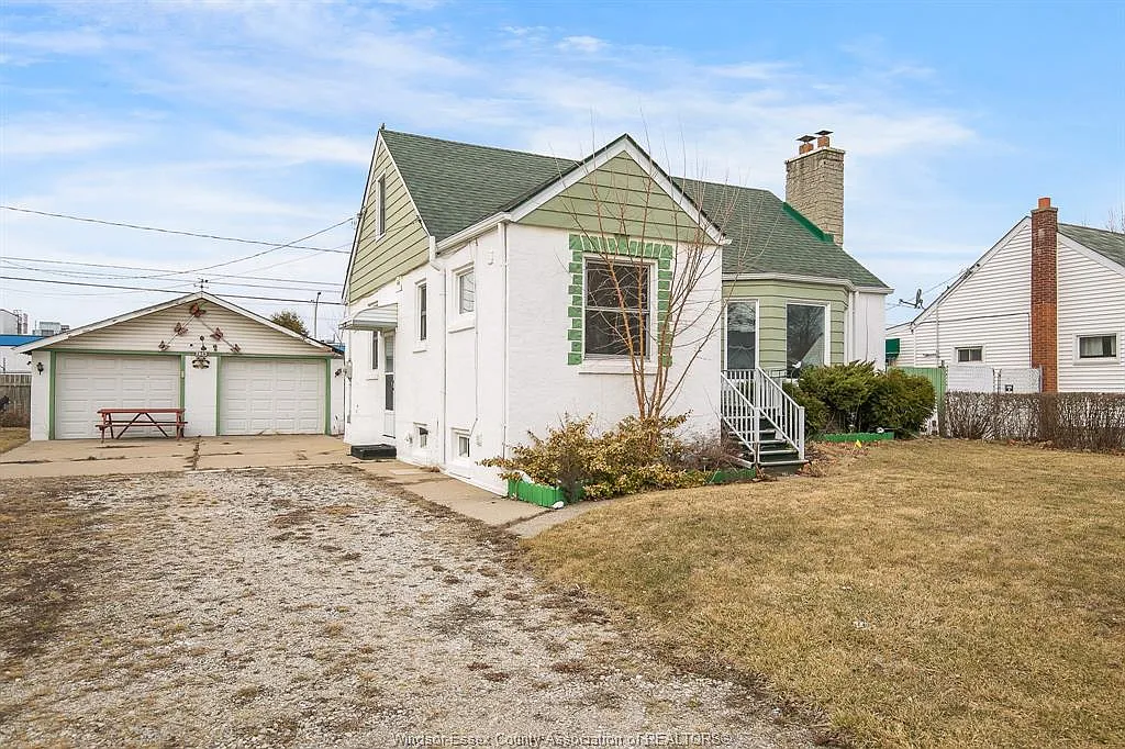 3 bed, $2,095 — Photo 3