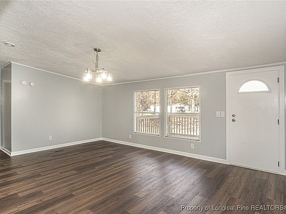 5th image of 75 Grays Dr