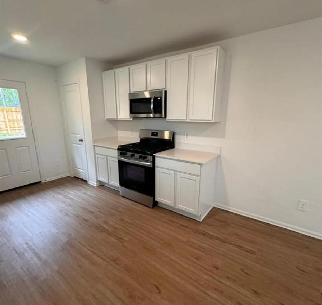 3 bed, 2.0 bath, 1250 sqft, $1,650 — Photo 4
