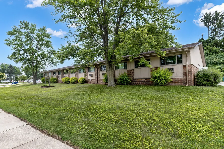 1645 Highland Dr #10