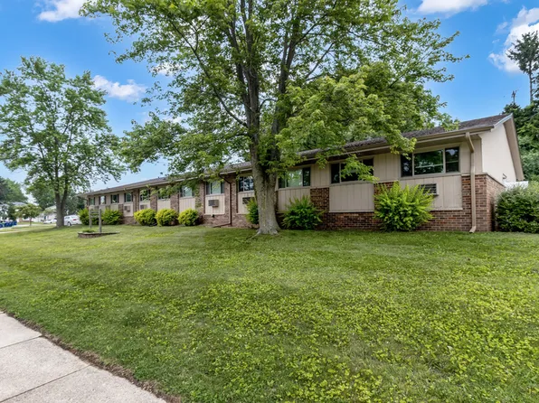 1645 Highland Dr, Grafton, WI