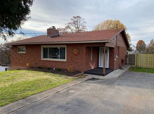 4117 James Dr, Lower Burrell, PA