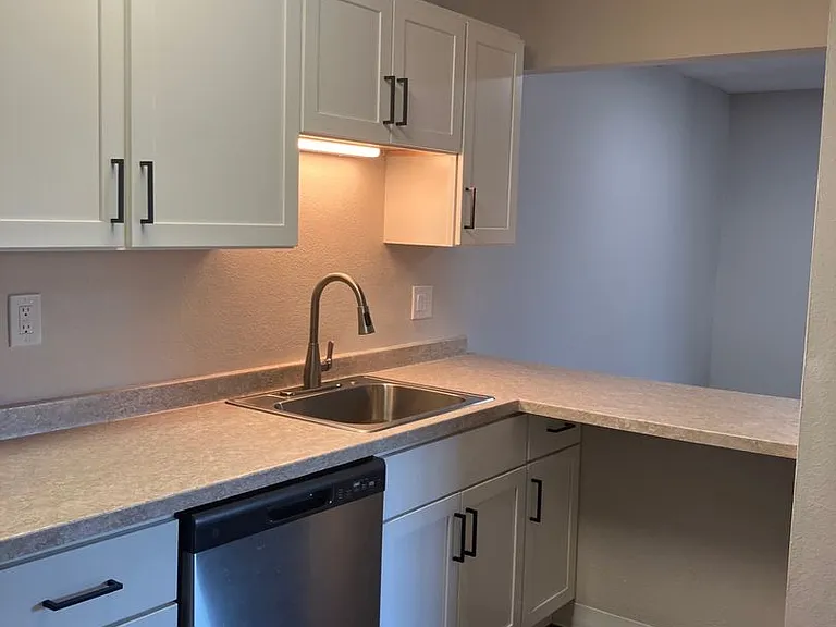 Westport Apartments — Photo 70