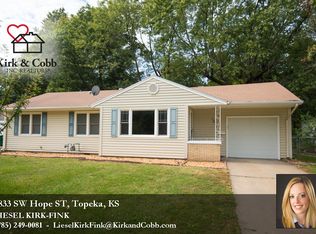 1833 SW Hope St, Topeka, KS 66604