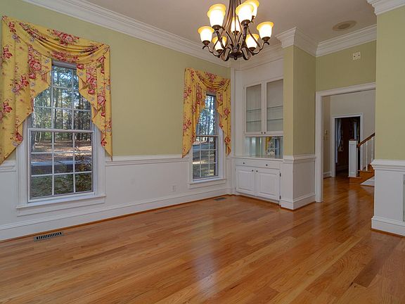 5th image of 137 Blue Church Ct