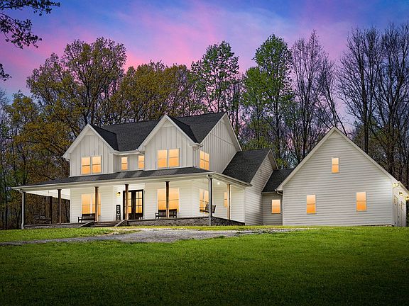 3rd image of 234 Davis Ln