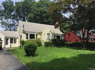 211 Fernwood Rd, Trumbull, CT 06611