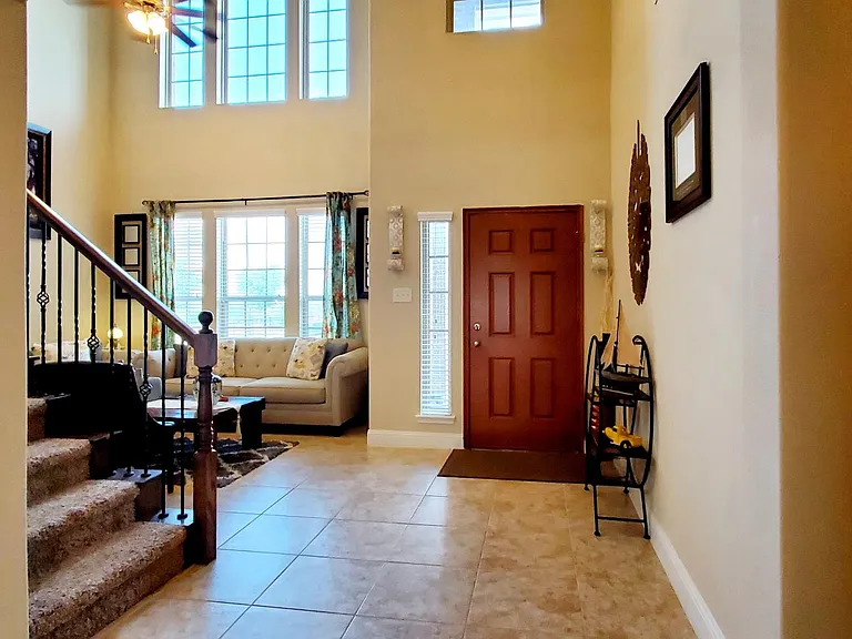 104 Rustic Oak Ln — Photo 4
