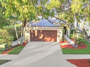 1059 Golden Cane Dr, Fort Lauderdale, FL 33327