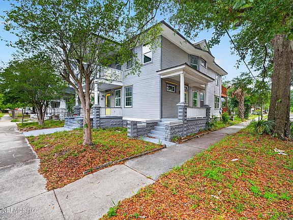 3rd image of 2805 HUBBARD Street