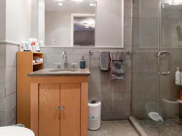 525 East 11th Street image 12 of 14