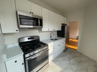 946 Manhattan Ave APT 3F, Brooklyn, NY 11222