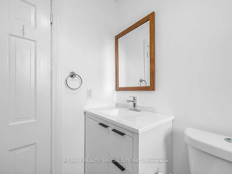 1035 Briar Hill Ave #MAIN 2ND — Photo 16