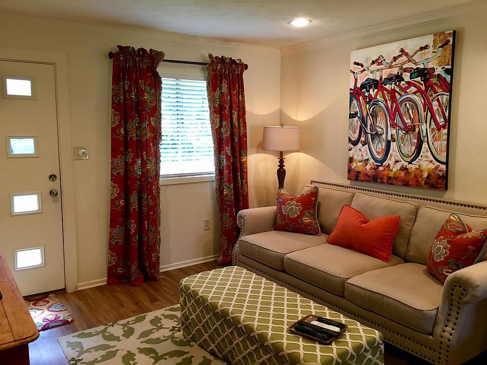 Unit 1204 - same floorplan/finishes