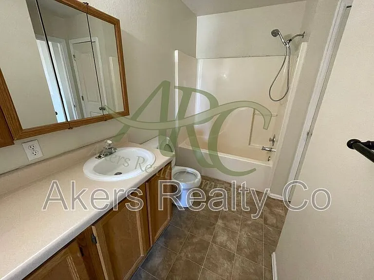 178 E Spaulding Ave — Photo 10
