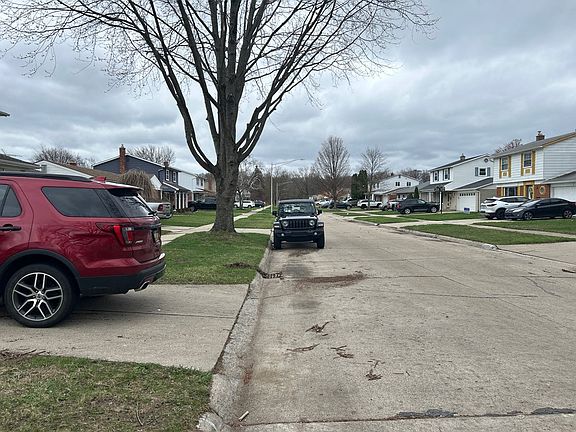 4th image of 15399 Michael St