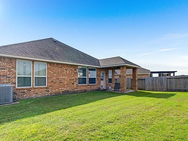 3058 Winterberry Ln — Photo 24