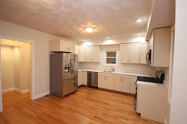 Building Photo - 23 Williams St #1