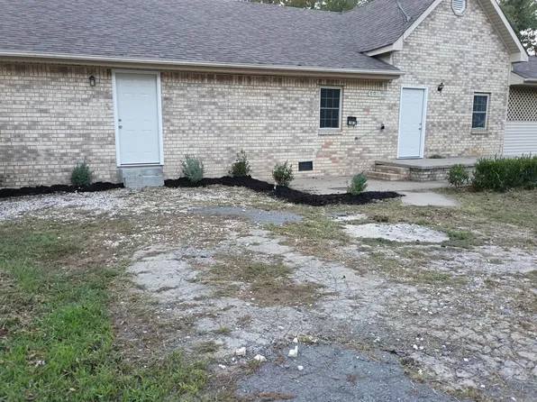 703 W 4th St, Lonoke, AR 72086