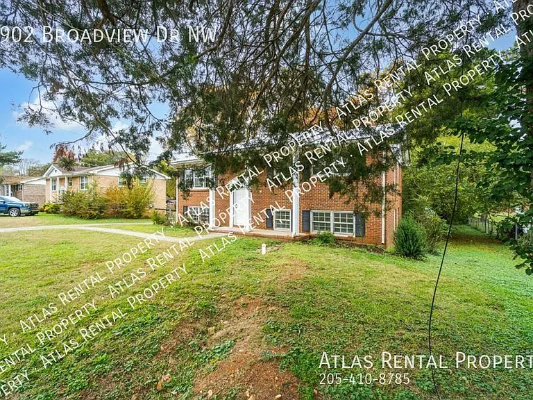 2902 Broadview Dr NW — Photo 4